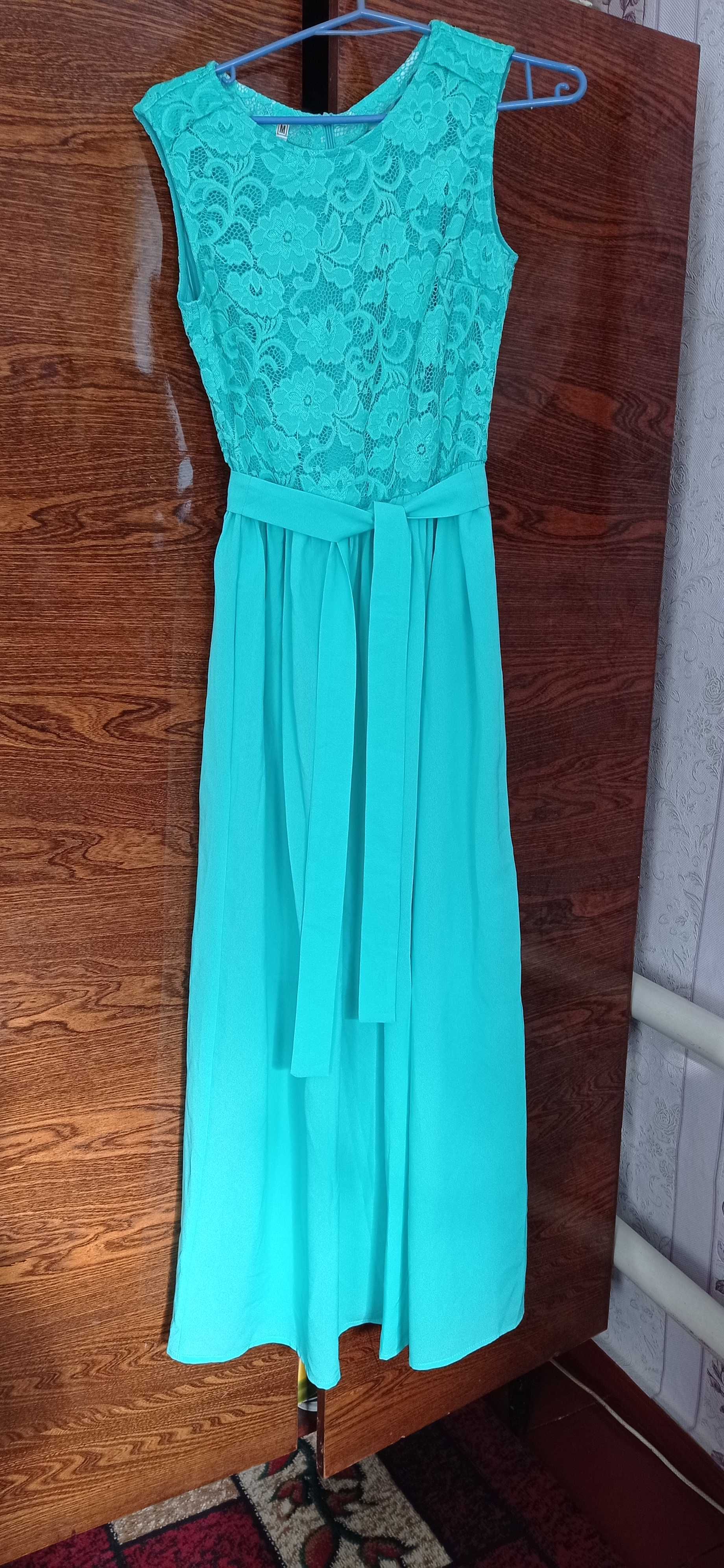 Плаття світло зеленого кольору