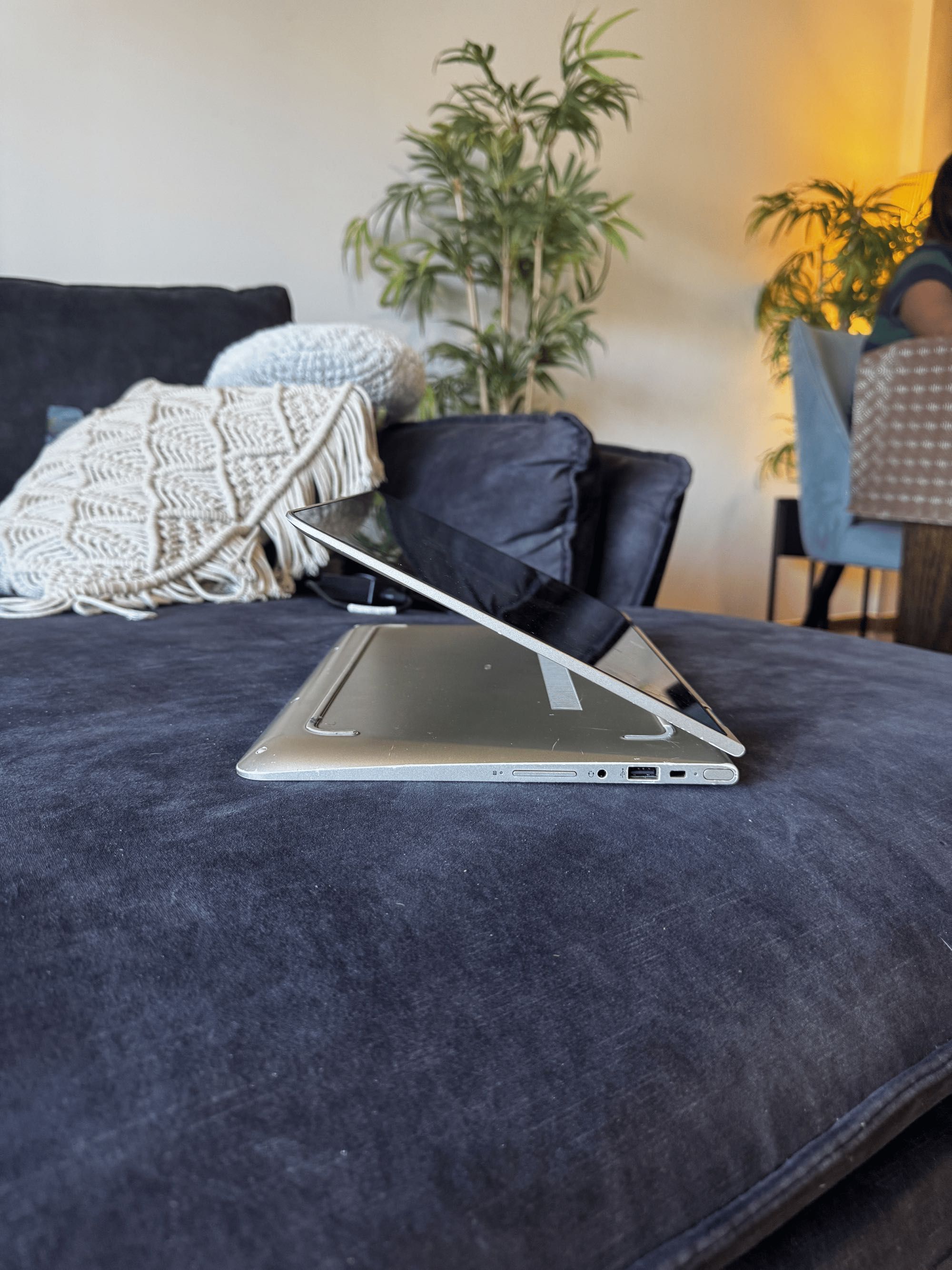 HP Pavilion x360 | i5 8GB RAM | Touchscreen | Windows 11 | 199€