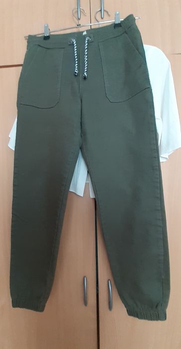 Spodnie jogery khaki BLUE MOTION r. M bawełna