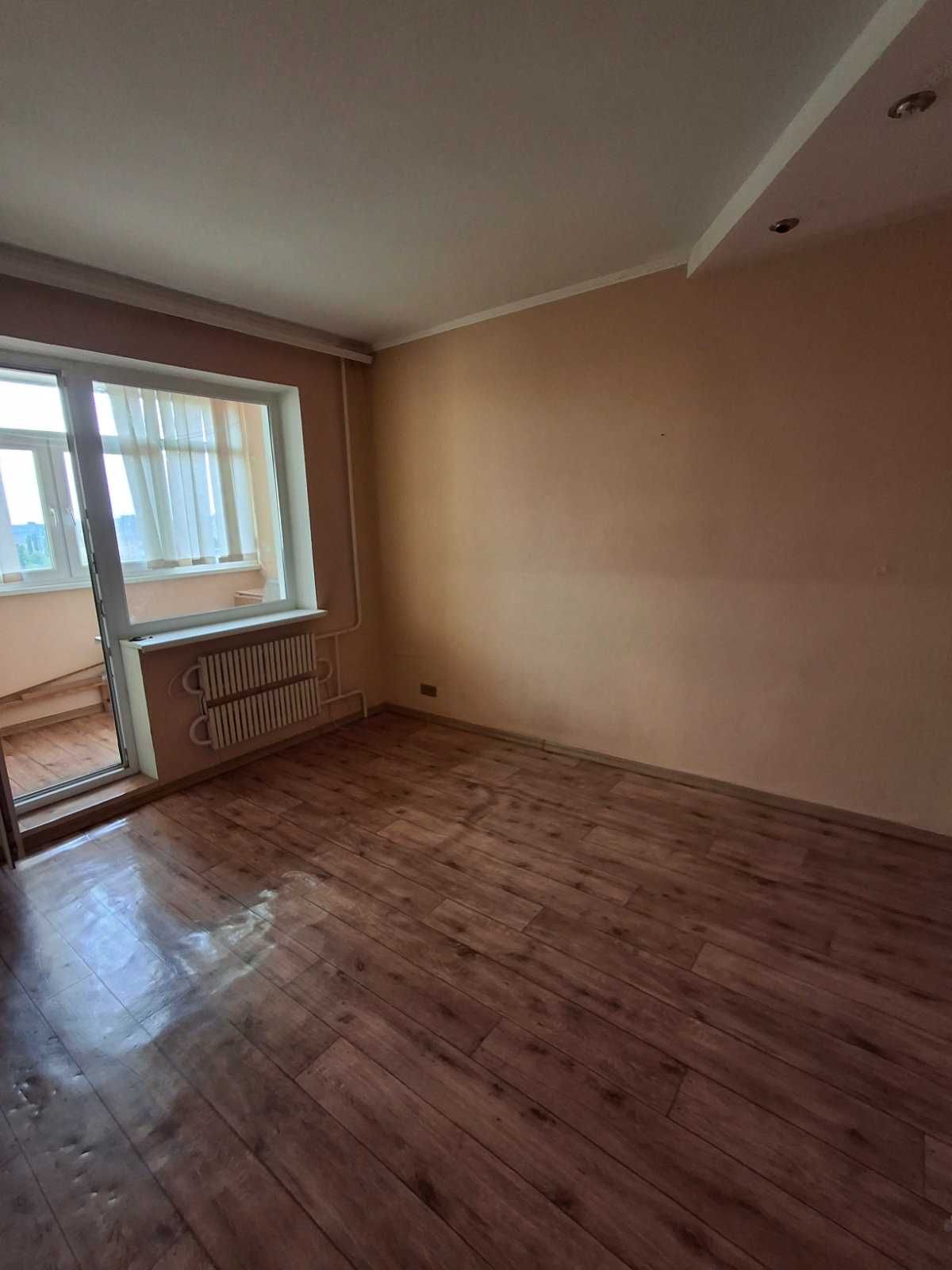 Продається 4-х кім. кв. на м-н Східний-2 !