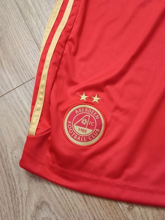 Spodenki sportowe dla chłopca rozmiar około 158