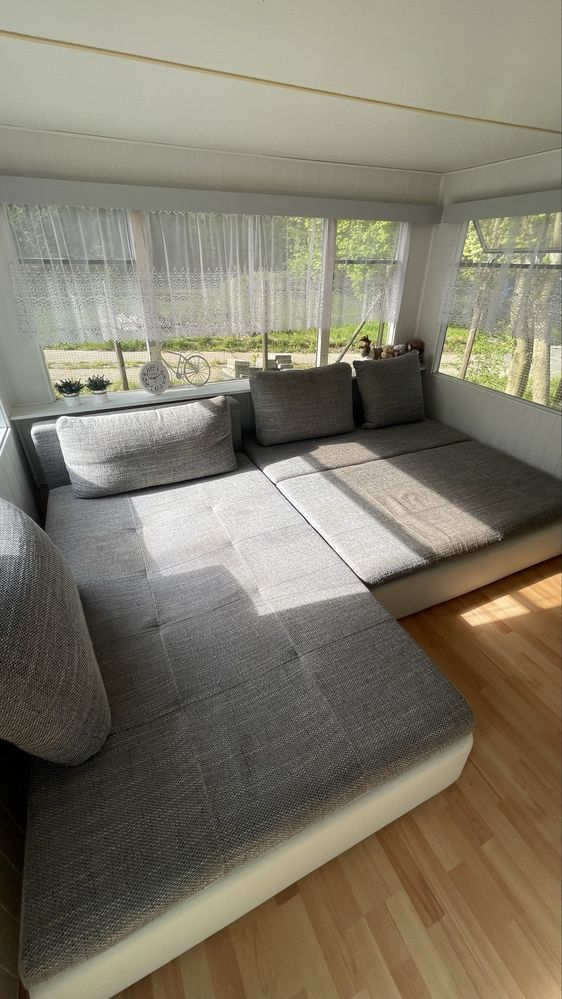 ZNAKOMITY, domek holenderski 3mx10m - 4 sypialnie.