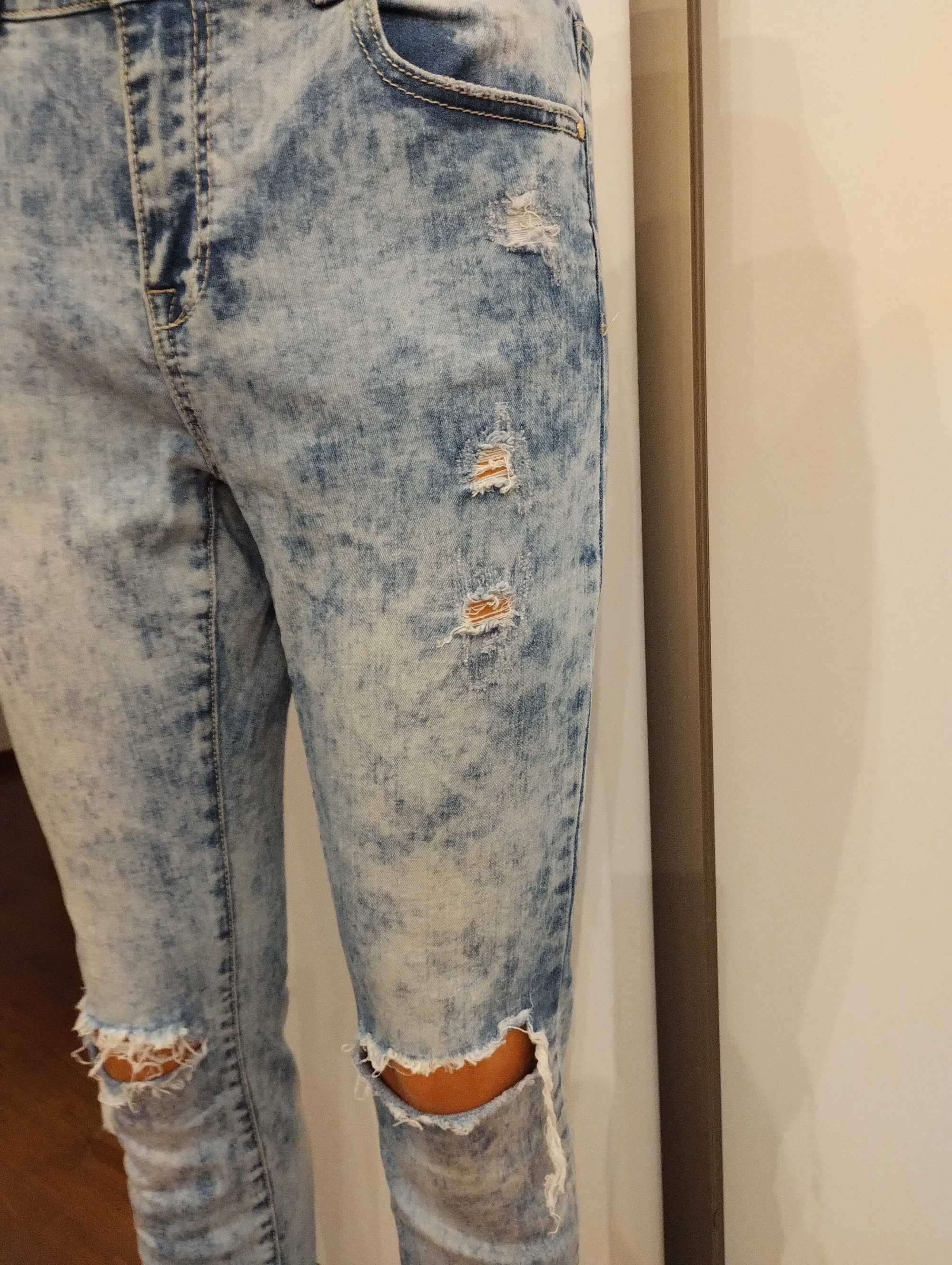 Spodnie jeansowe z dziurami Reserved r. L