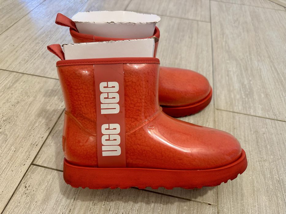 Яскраво-чарвоні UGG оригінал