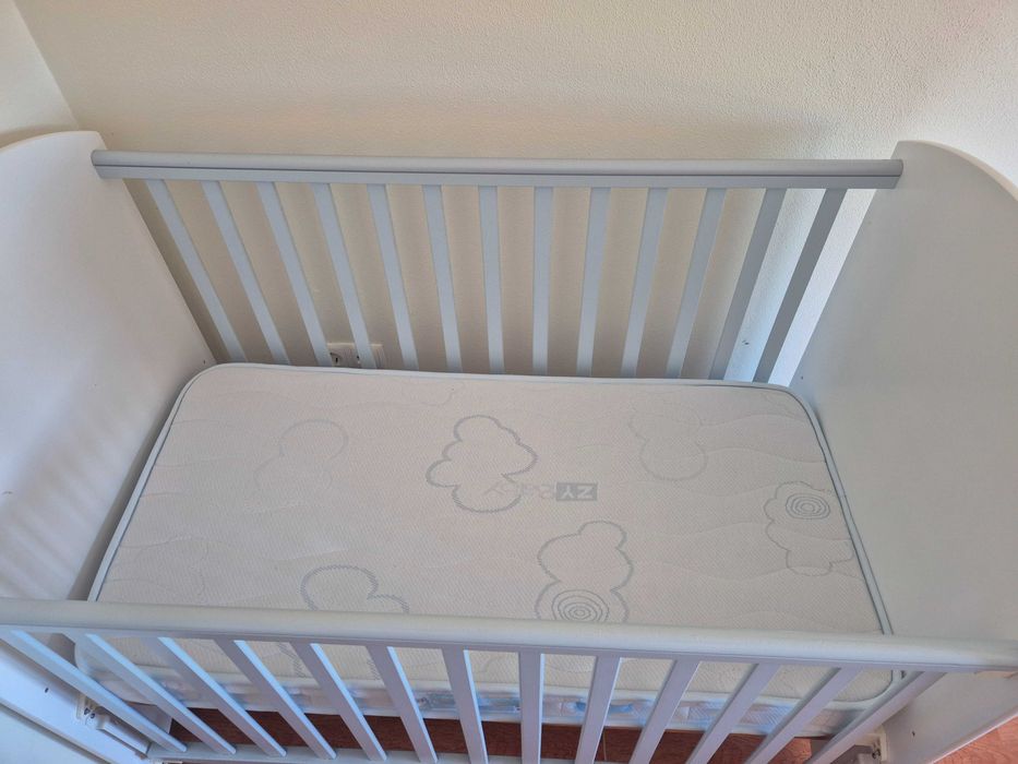 Cama de bebe marca zippy
