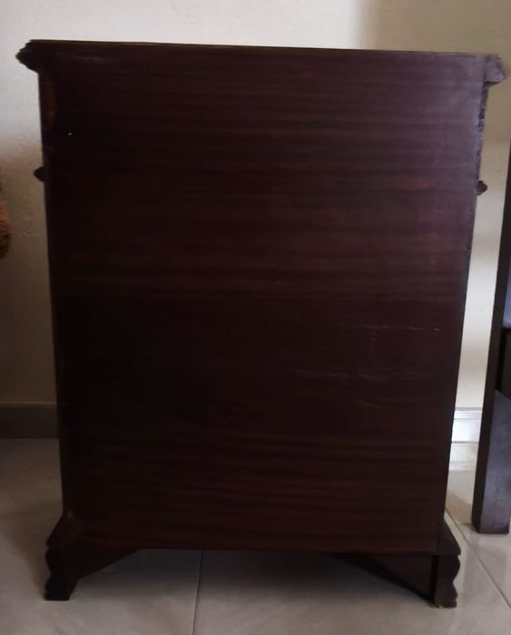Cama casal e 2 mesas cabeceira