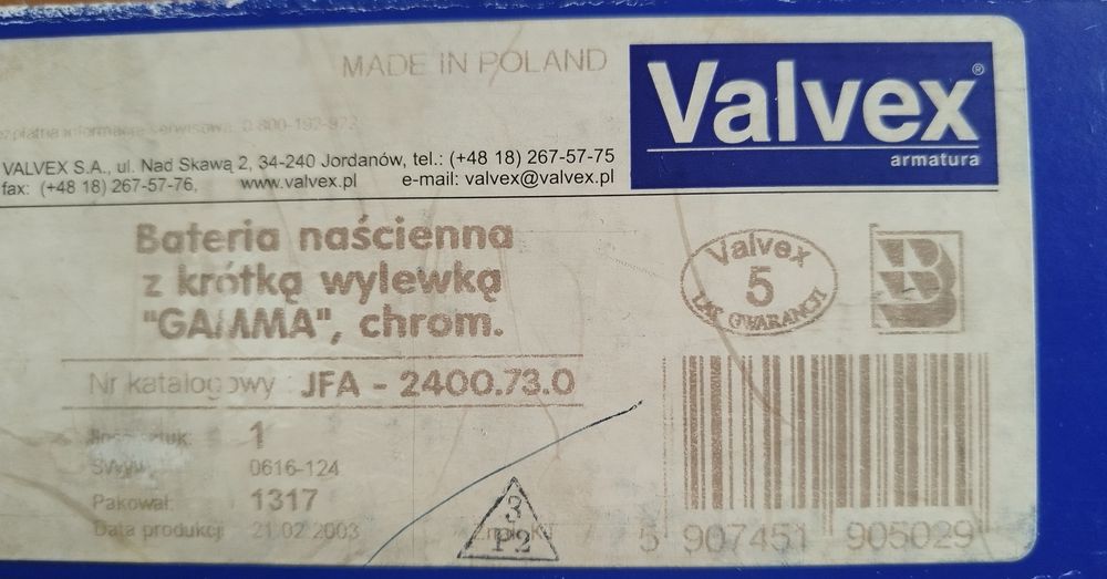 Bateria naścienna z krótką wylewką Valvex