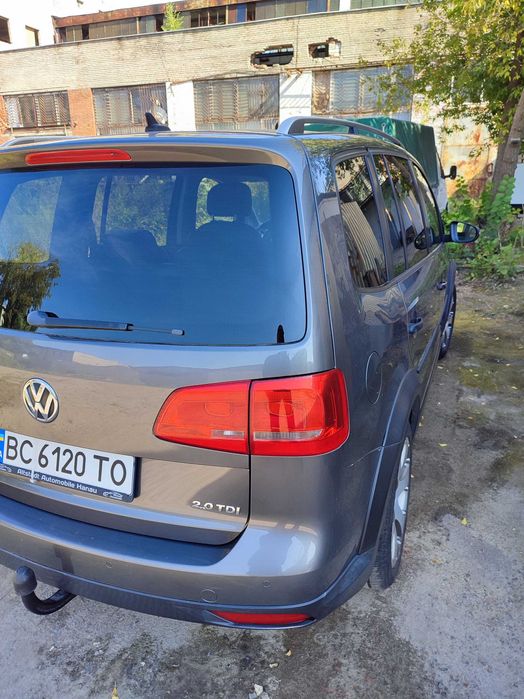 Volkswagen Touran Cross
