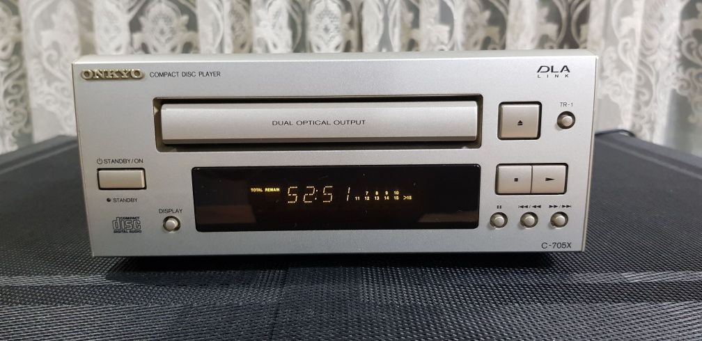 Onkyo C-705X compact disc player