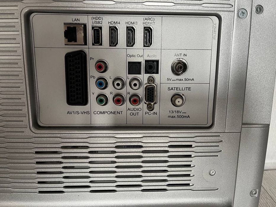 Grundig 32 vle 9270 sl 3D 400 Гц