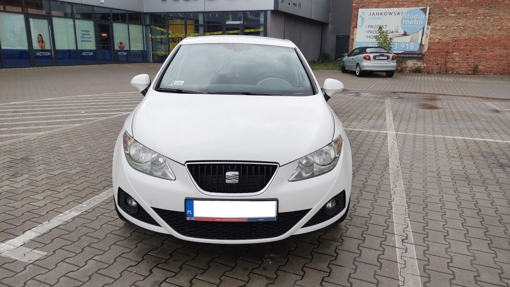 Seat Ibiza 1.6 benzyna 105 KM 2010r. 5 drzwi bogate wyposażenie
