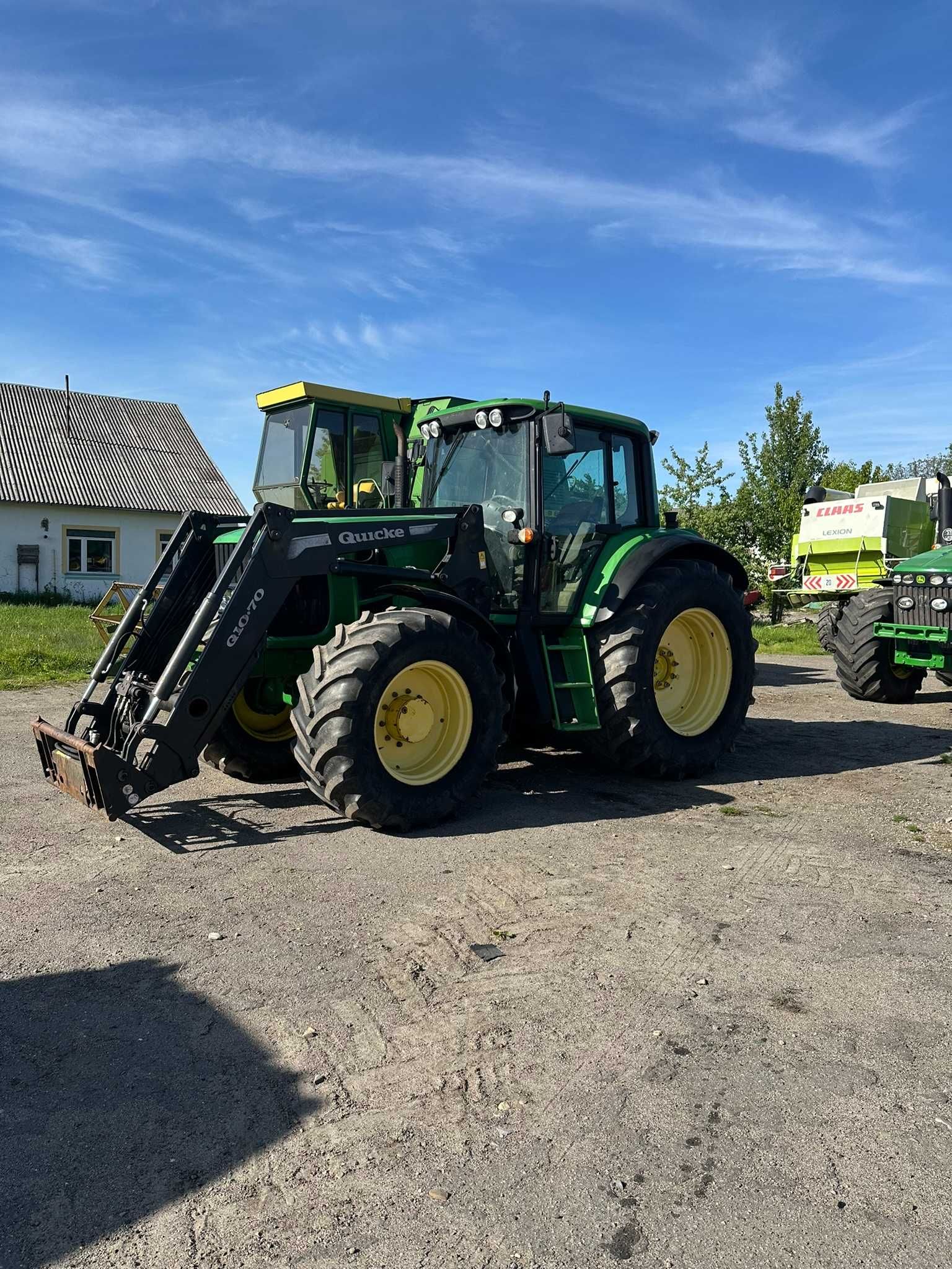 Трактор John Deere 6930 Premium з фронтальним навантажувачем