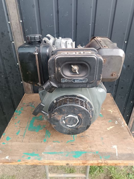 Silnik 186F L100 YANMAR dizel z walem bocznym  l90 maszyny budowlanych