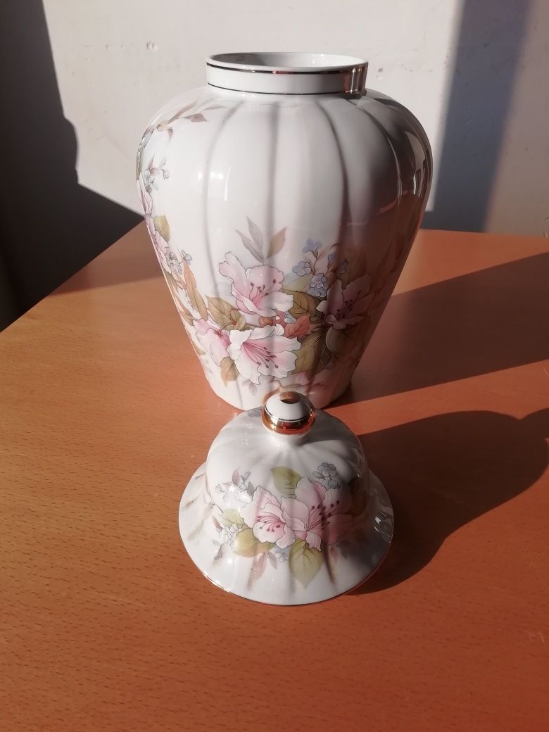 Pote em porcelana, da "Spodart" Portugal. .