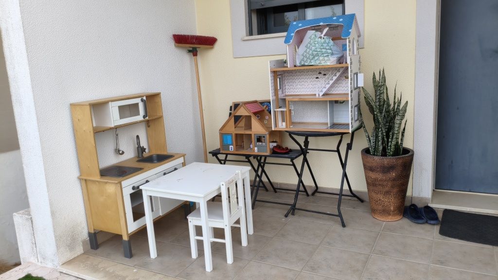 Cozinha + mesa criança