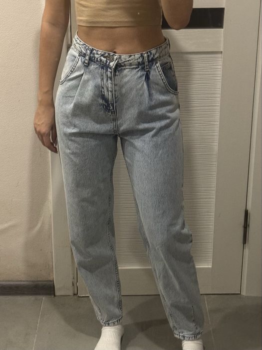 Женские джинсы Mom