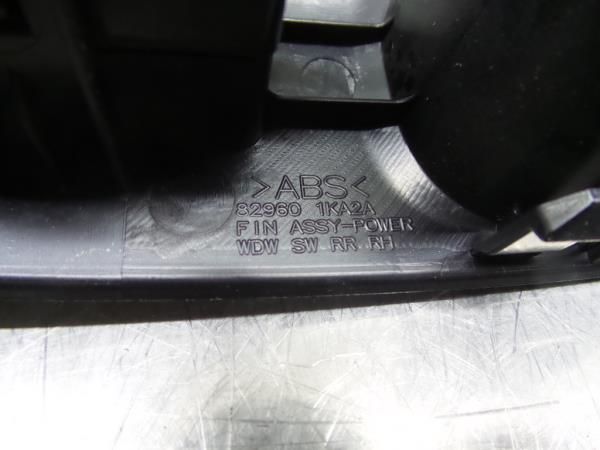 Comando / botão / interruptor vidros trás direito NISSAN Juke (F15)