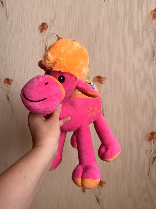 Верблюд, пони, мягкие игрушки