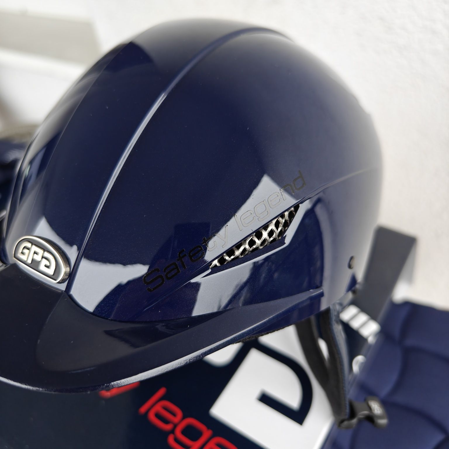 Nowy jeździecki Kask GPA easy 2x glossy navy 58