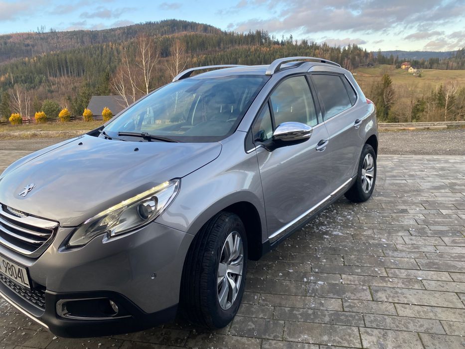 Peugeot 2008 bardzo bogate wyposażenie i niski przebieg