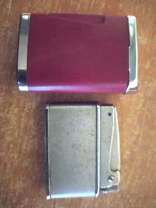 Isqueiros antigos marca Hestya e Ronson