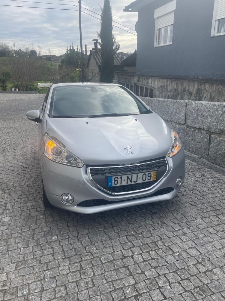 Peugeot 208 Allure 1.2 VTI 82