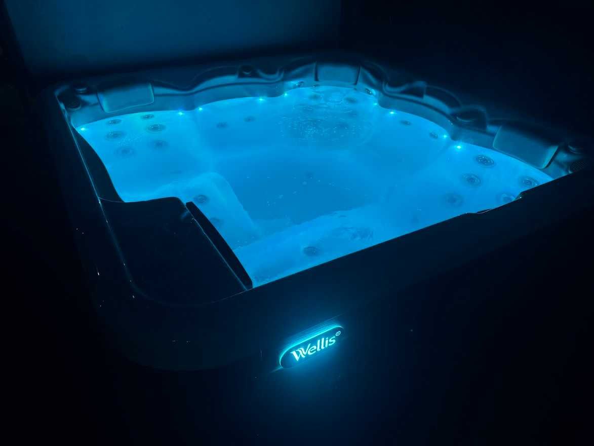 Jacuzzi Wellis z hydromasażem 5-os Pluto