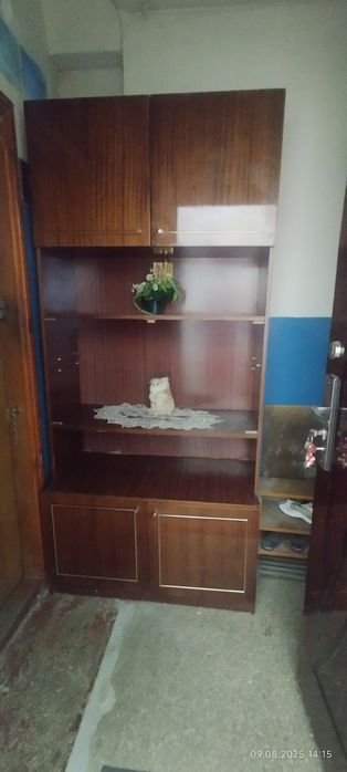 Стінка (стенка СССР, шафа, вітрина, шкаф, сервант)