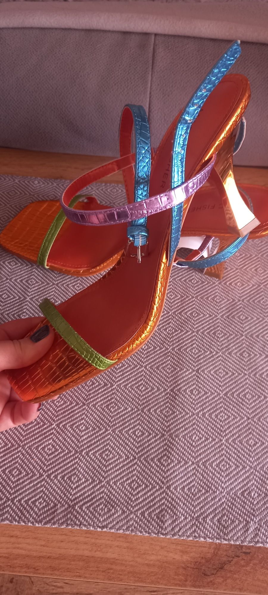 Buty sandały na obcasie r.39