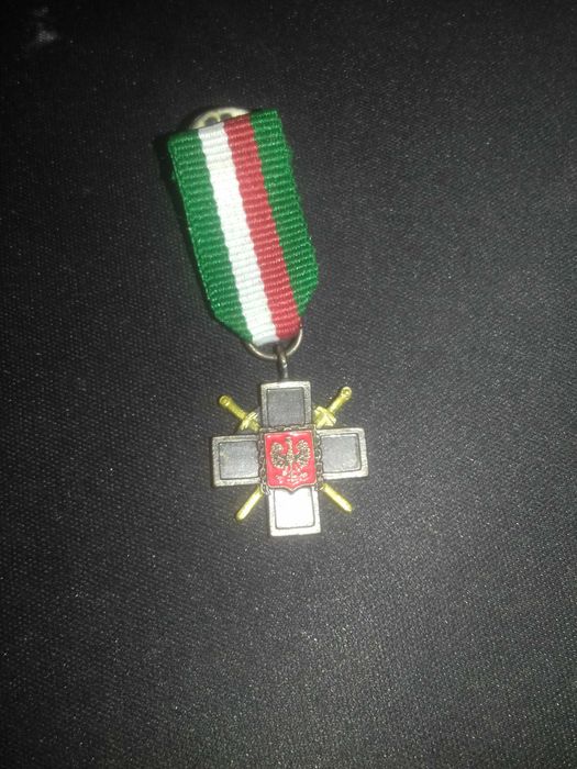 Medale, spinki, przypinki...