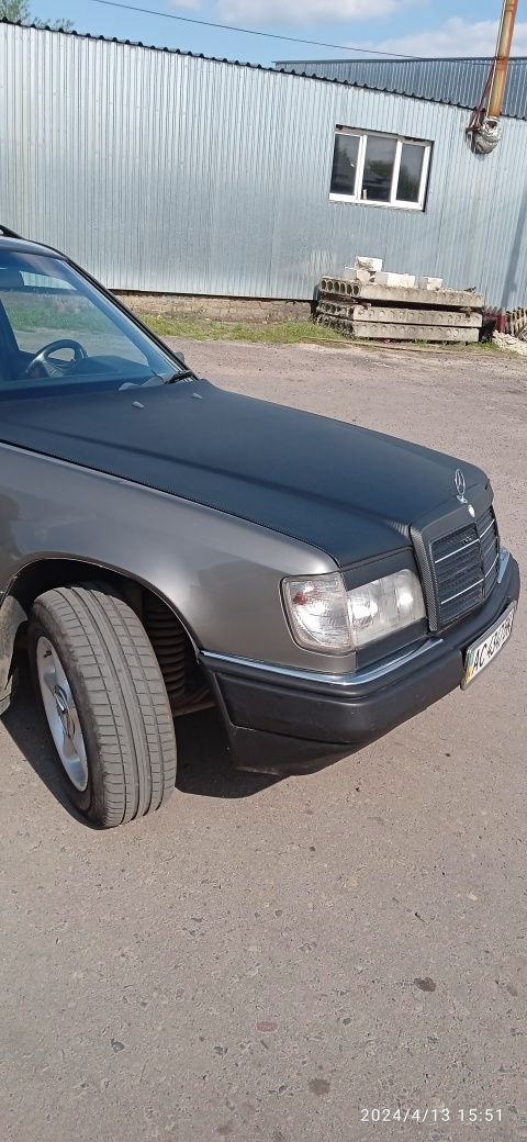 Продам Мерседес W124 універсал 230ТЕ