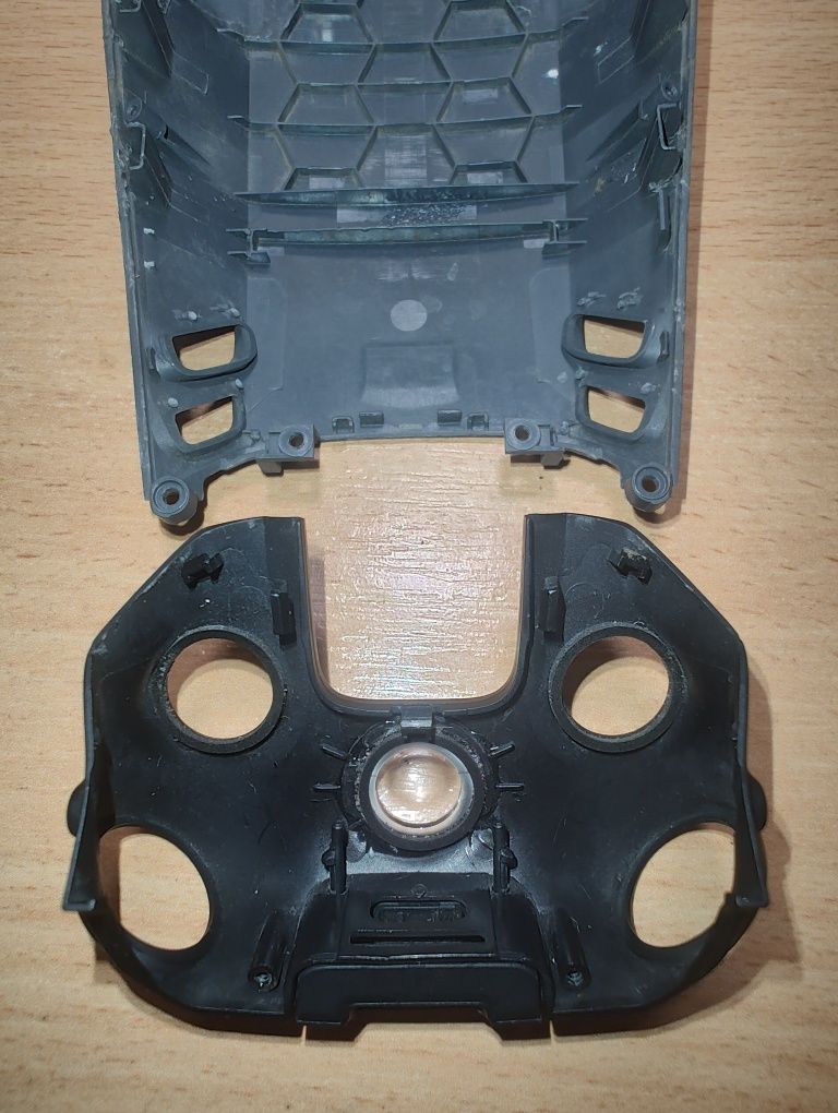 Верхня кришка і задня кришка на віжини з Mavic 3T