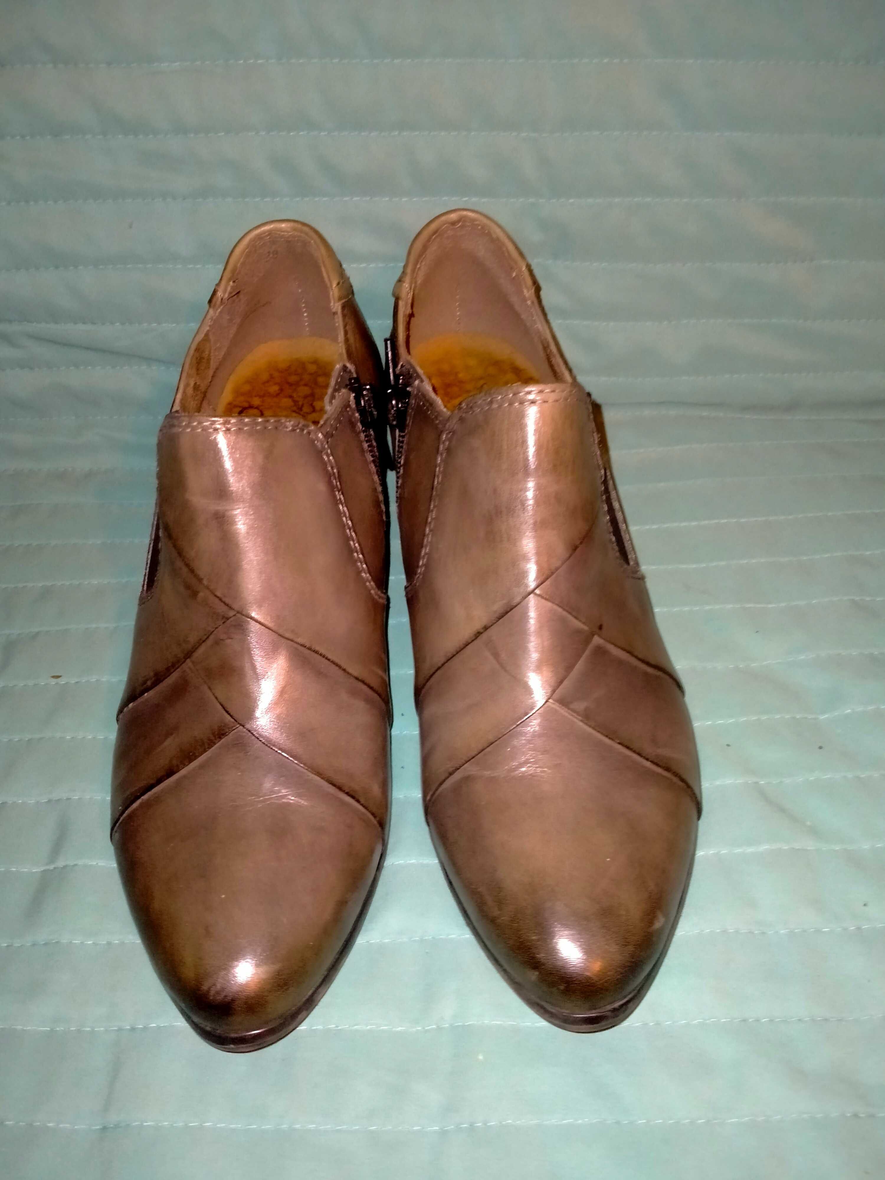 Buty damskie Caprice r. 38
