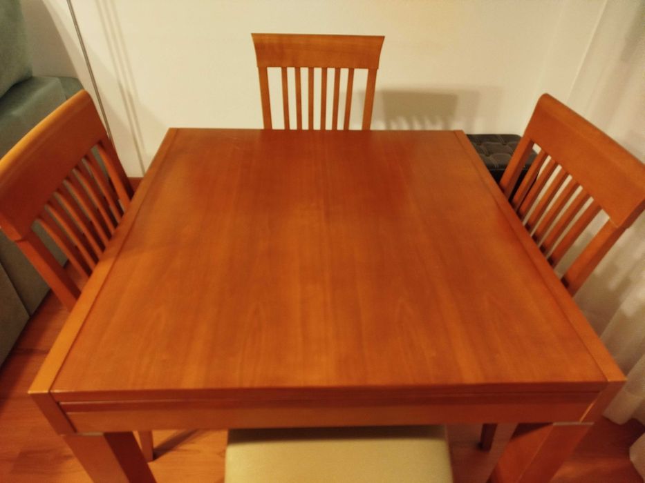 Mesa Refeição + 4 Cadeiras