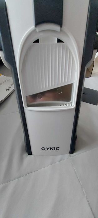 Uniwersalna krajalnica do warzyw, z 4 trybami cięcia, regulowana