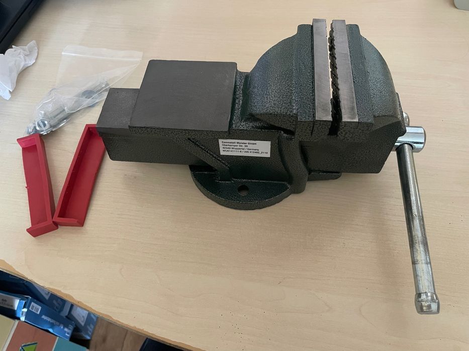 Чавунні лещата наковальня Parkside