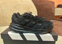 Кросівки жіночі Adidas для бігу