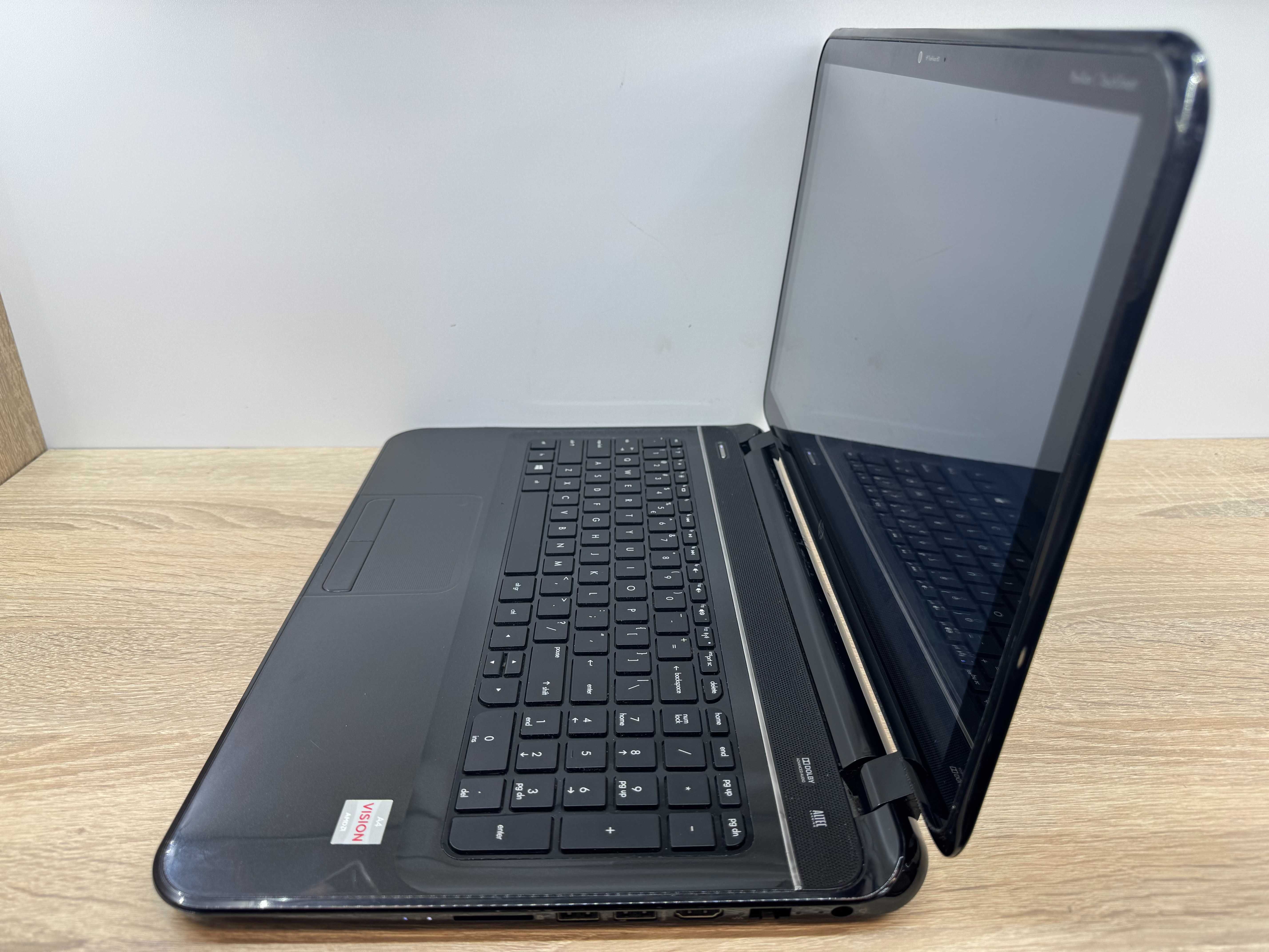 Laptop HP Pavilion 15-b155sw AMD A4 / 4 GB RAM /512 GB SSD / DOTYKOWY