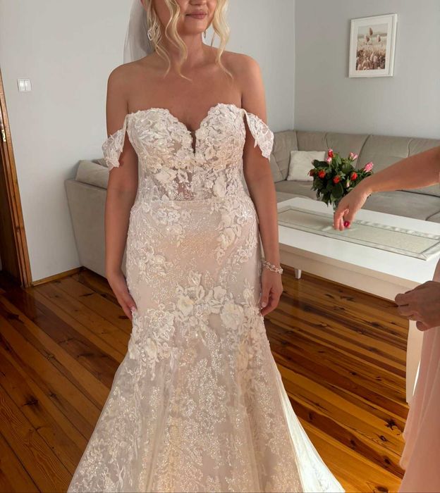 Suknia ślubna Essence of Australia S