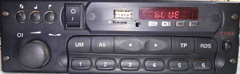 Продам магнитолу в авто Philips car 400