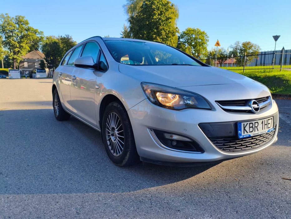 Opel Astra J   2013.  1.7 CDTI.  Sports Tourer Kombi   Salon Polska