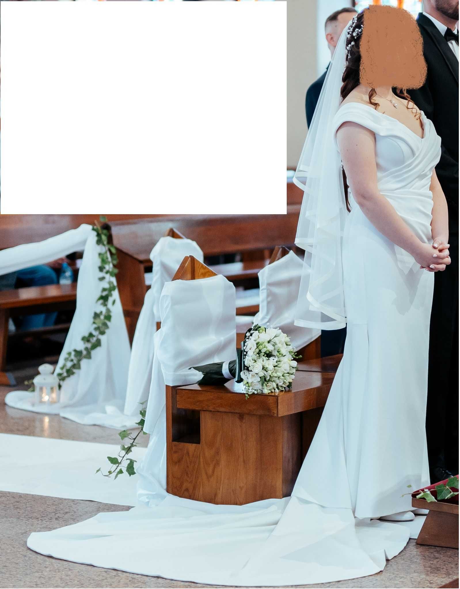 Klasyczna suknia ślubna z doczepianym trenem i welonem