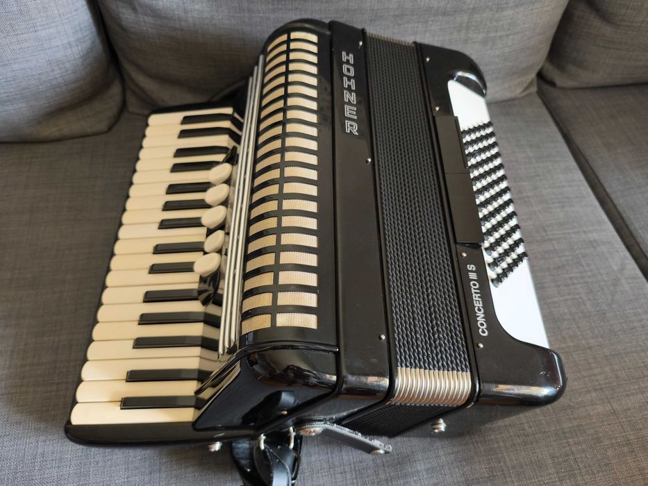Acordeão HOHNER concerto III S