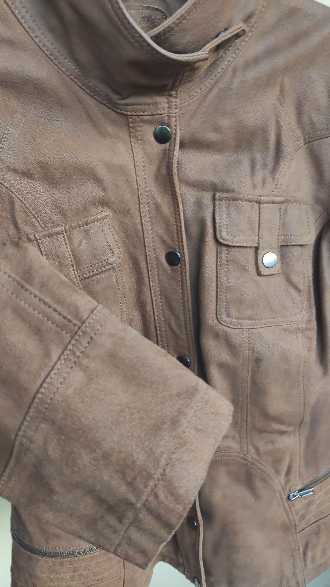 Кожаная куртка под замш светло-коричневого цвета, размер 48-50