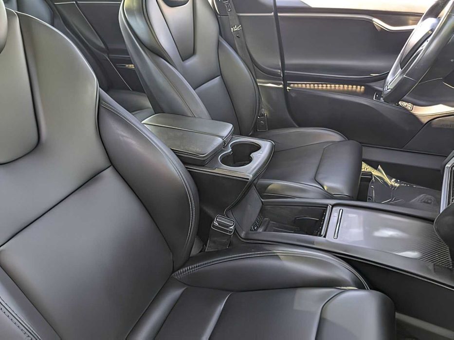 Tesla Model S      2018