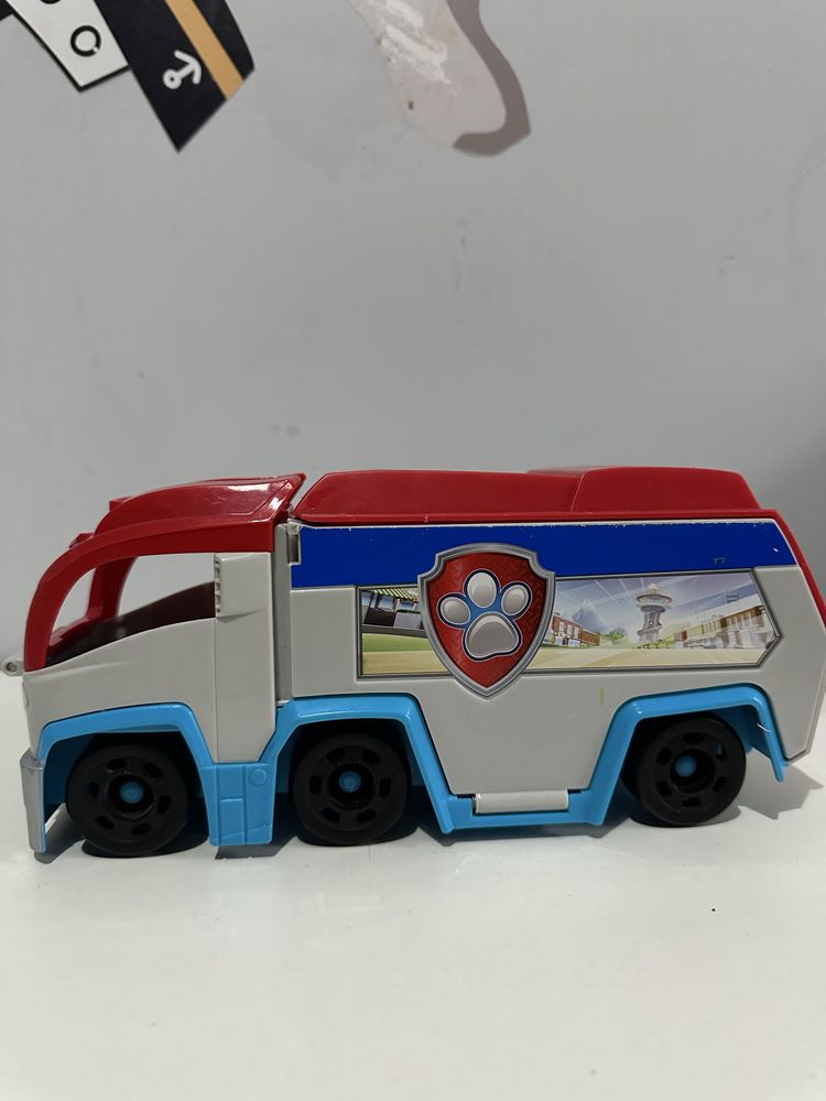 Patrolowiec/ Autobus ze zjezdzalnia Psi Patrol