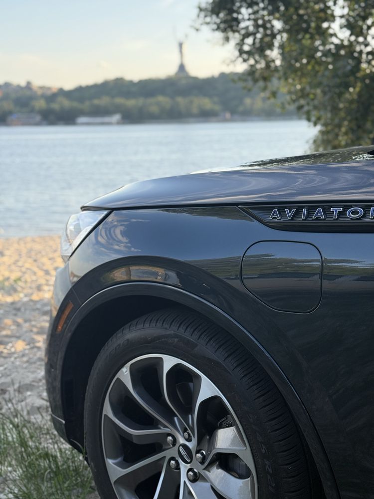 2022 Lincoln AVIATOR  Plug-in hybrid По наявності