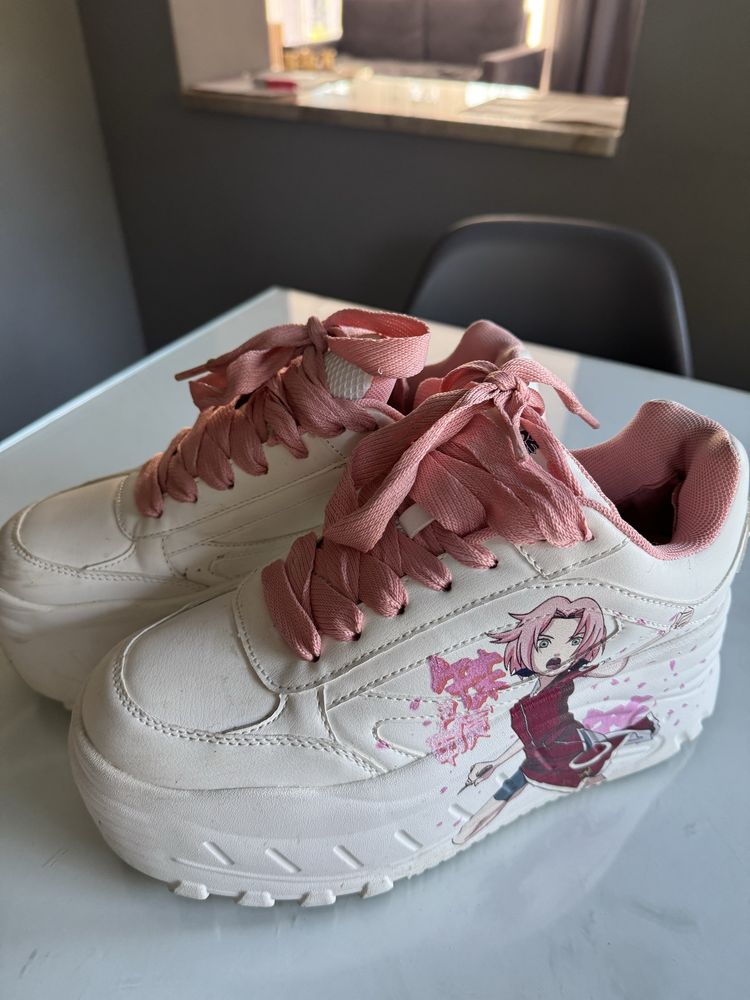 Buty na wysokiej platformie