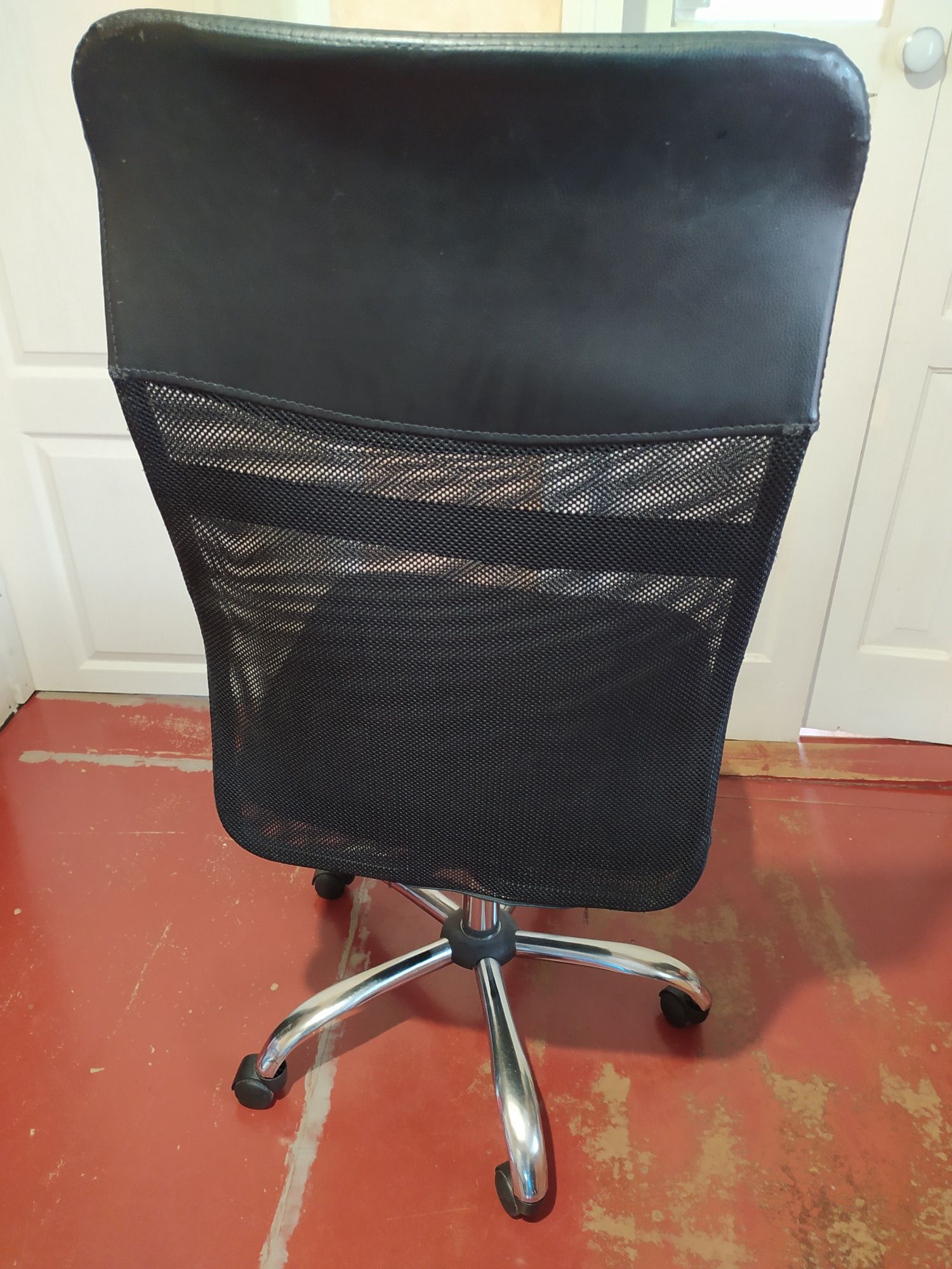 Продам официальный стул