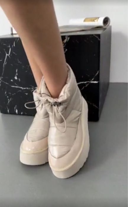 Сапоги ботинки дутики бежевые